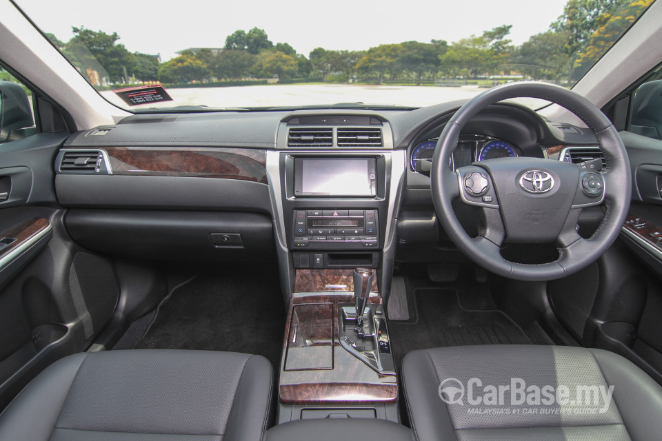 Toyota Camry XV50 Facelift (2015) Interior