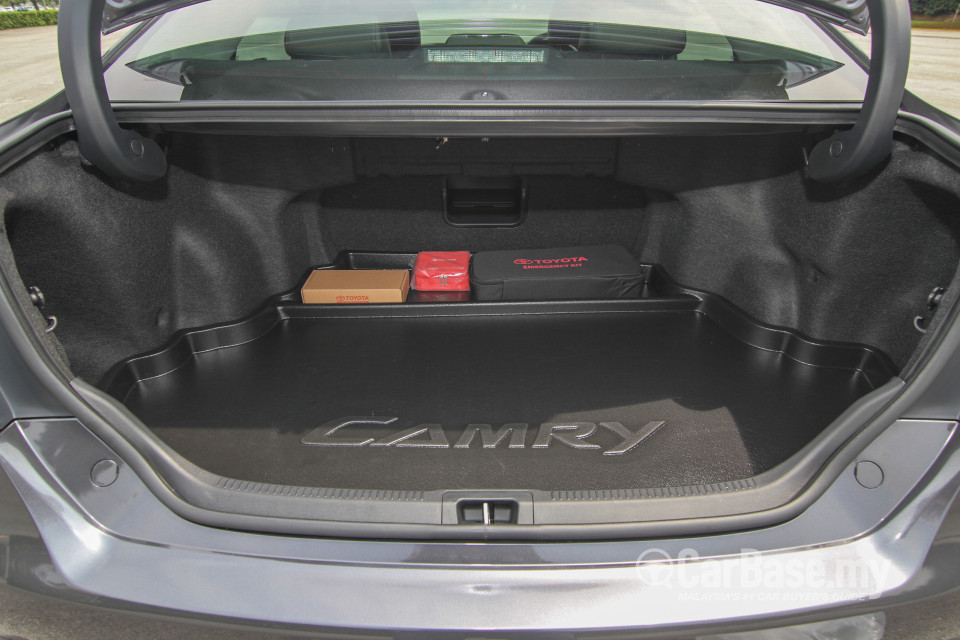 Toyota Camry XV50 Facelift (2015) Interior