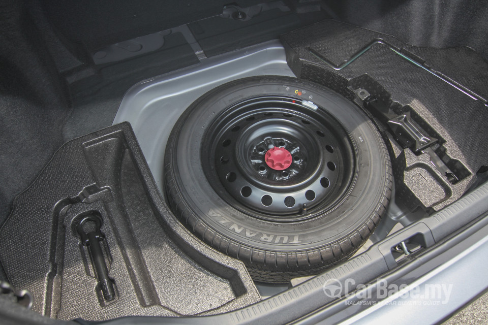 Toyota Camry XV50 Facelift (2015) Interior