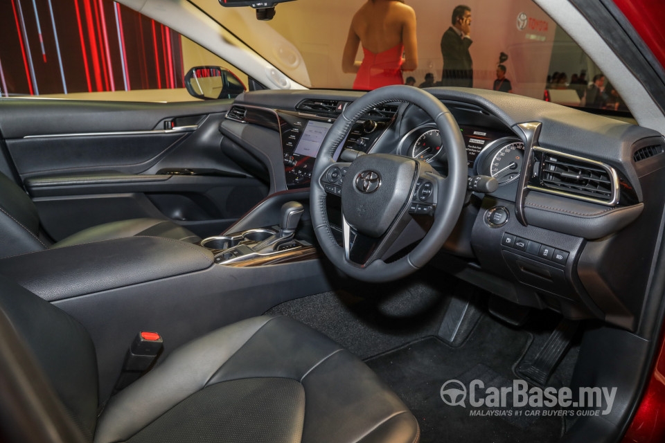Toyota Camry XV70 (2018) Interior