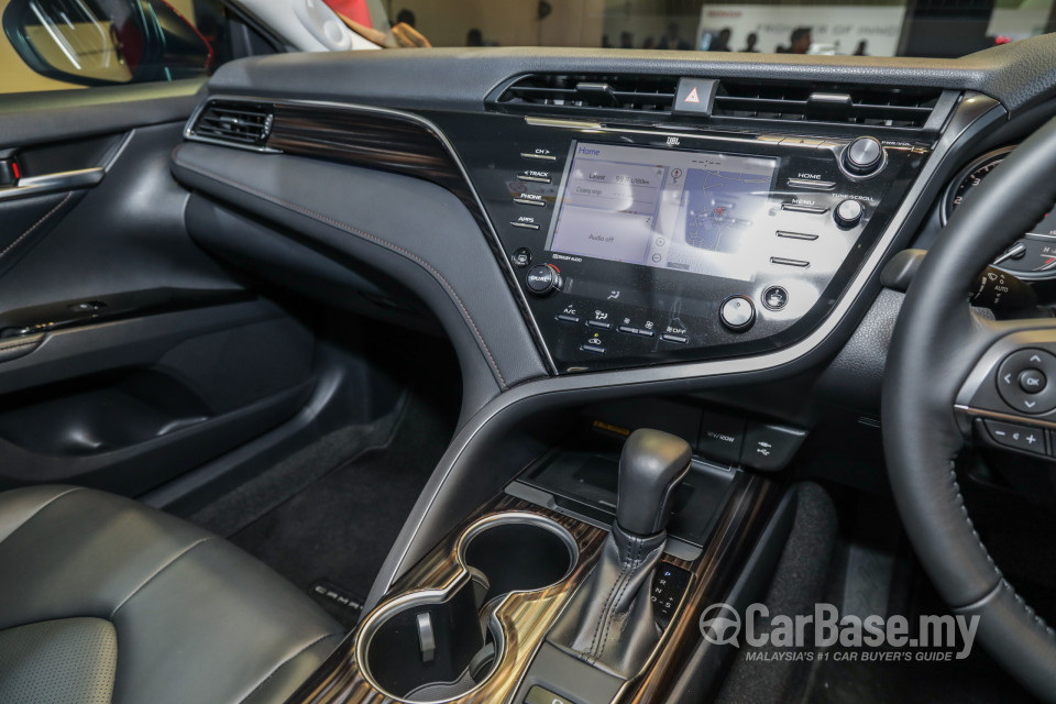 Toyota Camry XV70 (2018) Interior