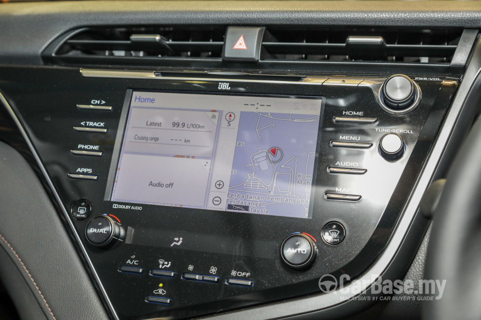 Toyota Camry XV70 (2018) Interior