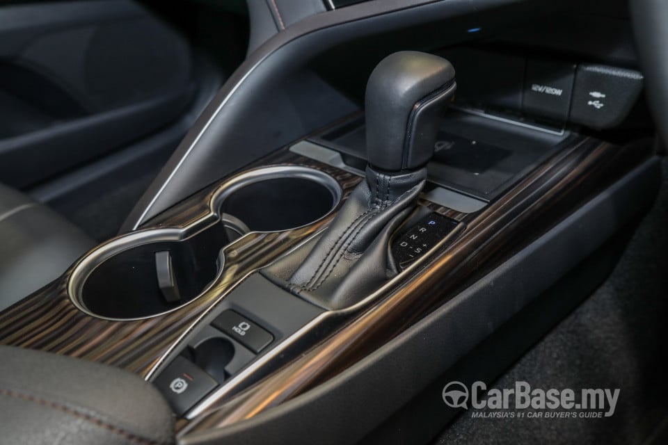 Toyota Camry XV70 (2018) Interior