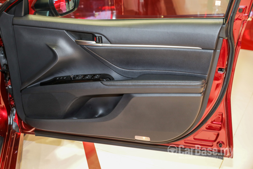 Toyota Camry XV70 (2018) Interior