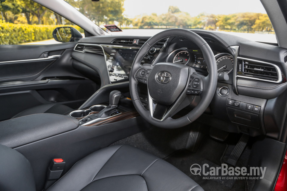 Toyota Camry XV70 (2018) Interior