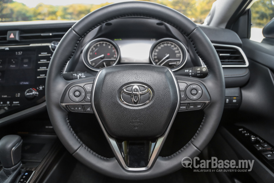 Toyota Camry XV70 (2018) Interior