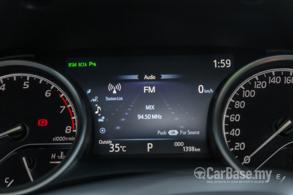 Toyota Camry XV70 (2018) Interior