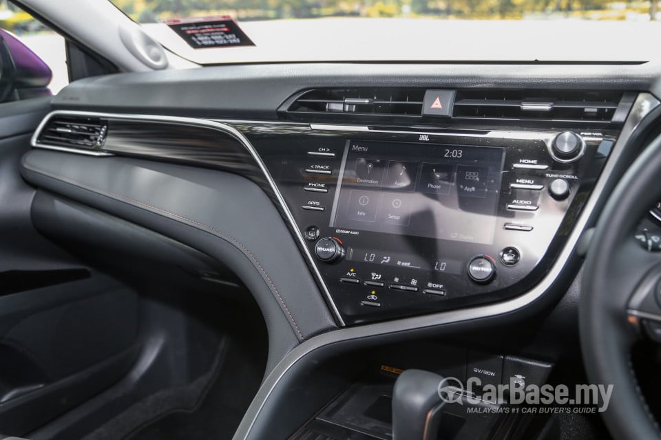 Toyota Camry XV70 (2018) Interior