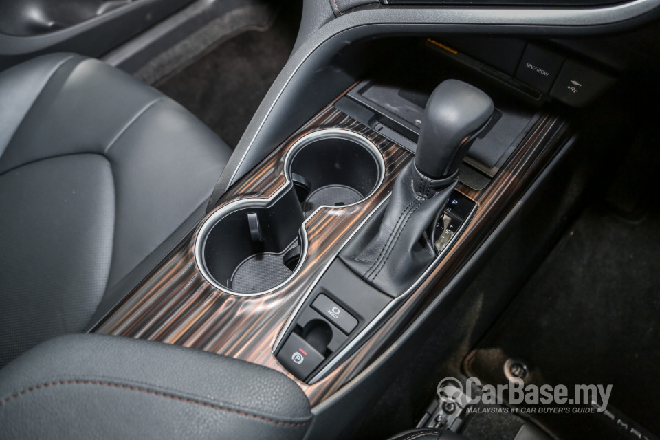 Toyota Camry XV70 (2018) Interior