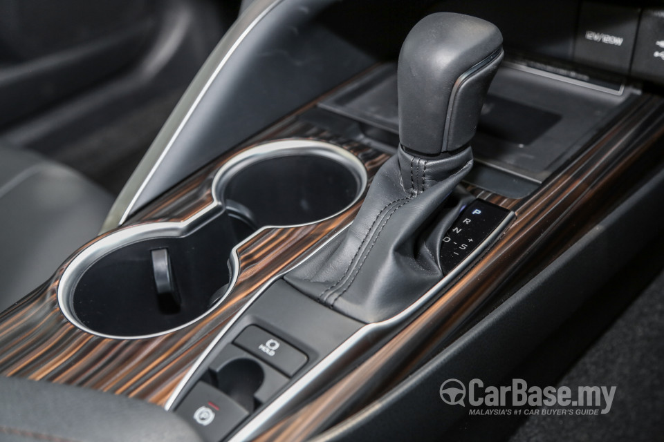 Toyota Camry XV70 (2018) Interior