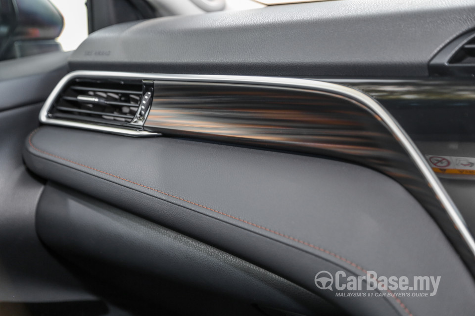 Toyota Camry XV70 (2018) Interior