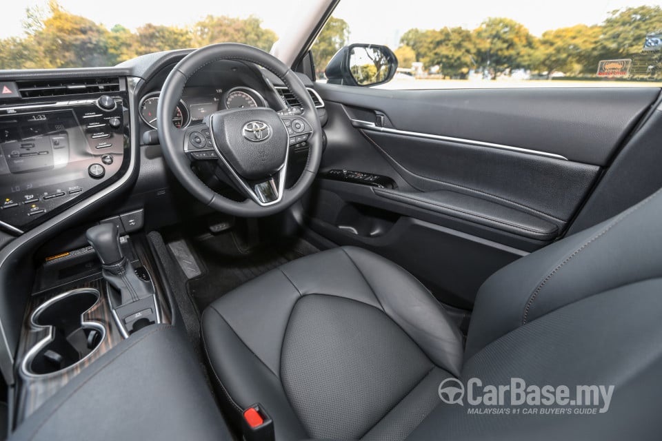 Toyota Camry XV70 (2018) Interior