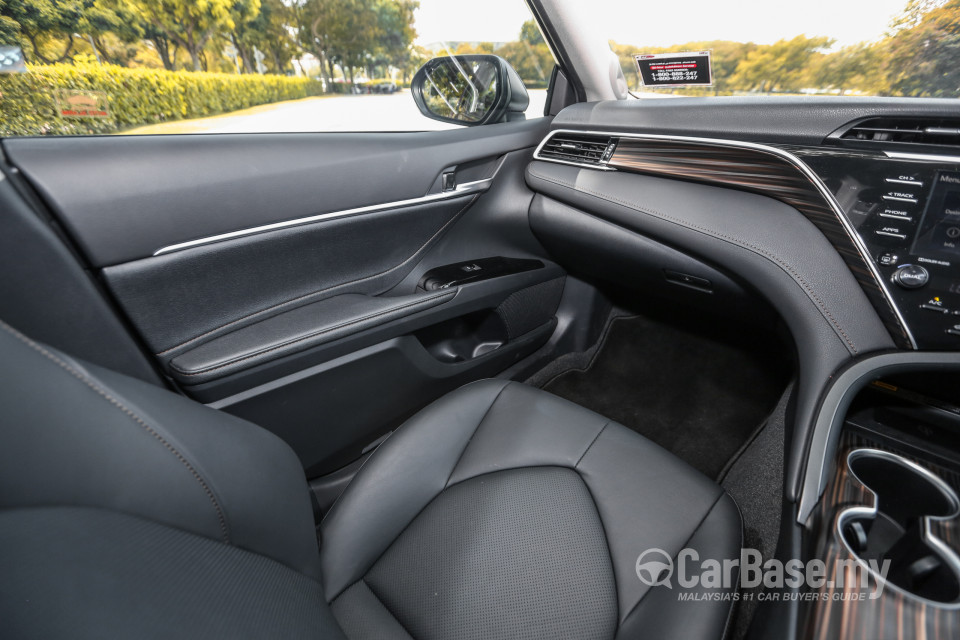 Toyota Camry XV70 (2018) Interior