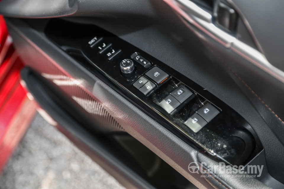Toyota Camry XV70 (2018) Interior