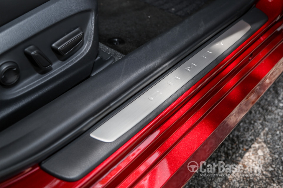 Toyota Camry XV70 (2018) Interior