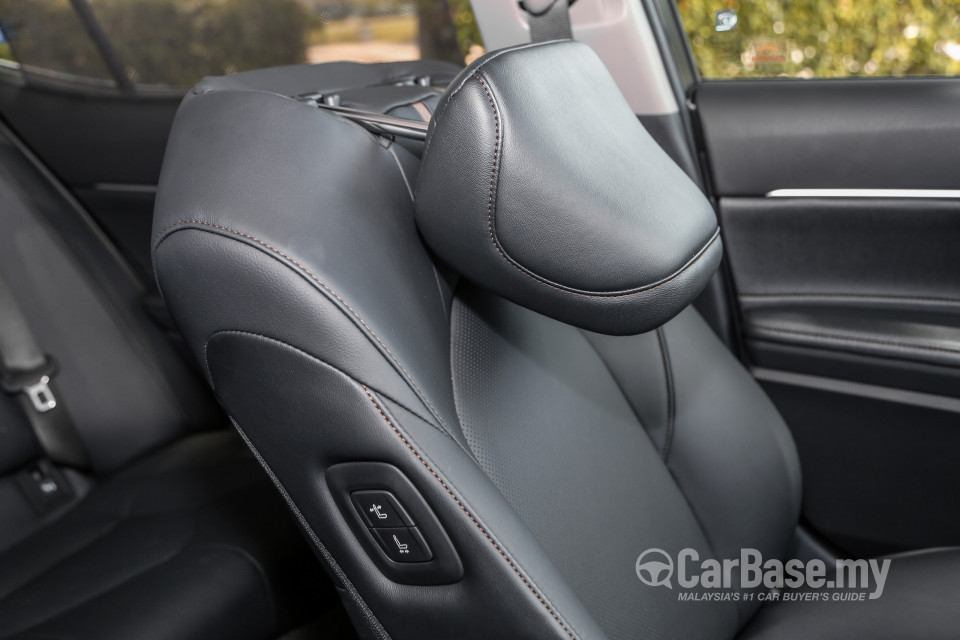 Toyota Camry XV70 (2018) Interior