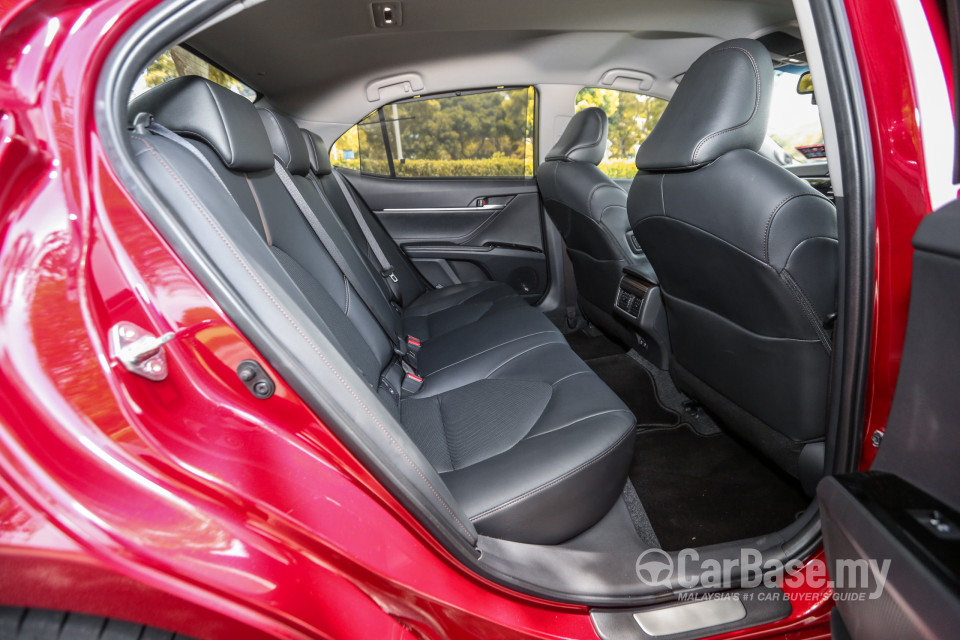 Toyota Camry XV70 (2018) Interior