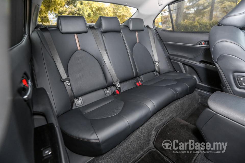 Toyota Camry XV70 (2018) Interior