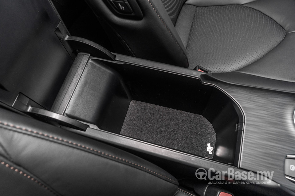 Toyota Camry XV70 Facelift (2022) Interior