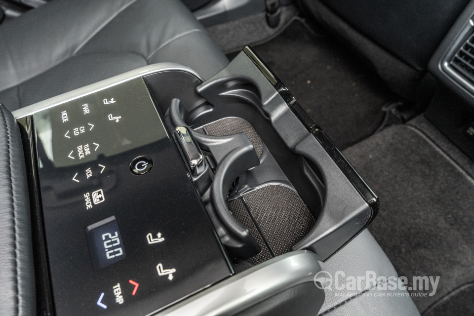 Toyota Camry XV70 Facelift (2022) Interior