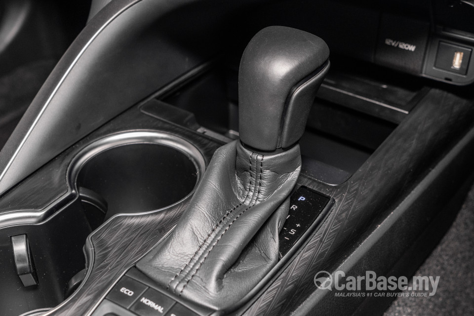 Toyota Camry XV70 Facelift (2022) Interior