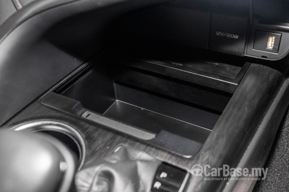 Toyota Camry XV70 Facelift (2022) Interior