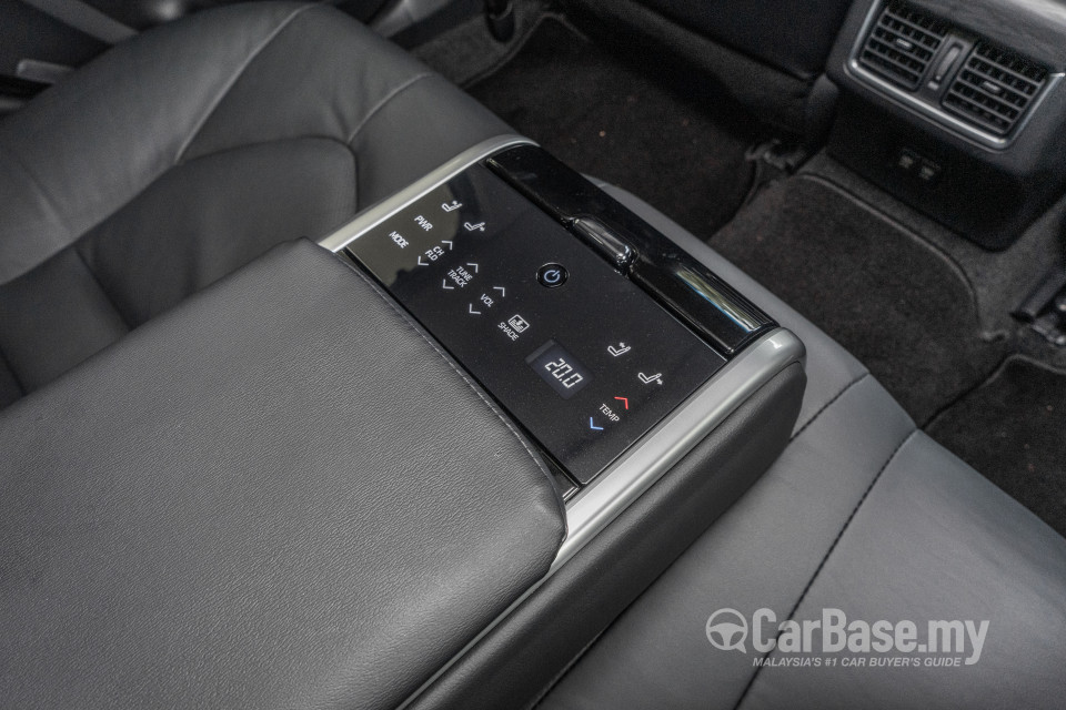 Toyota Camry XV70 Facelift (2022) Interior