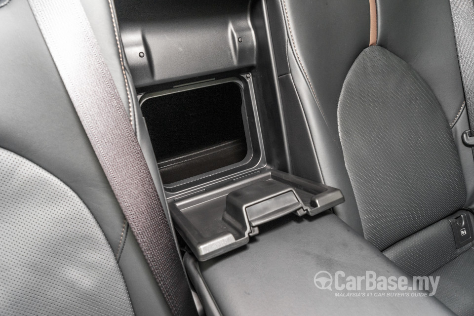 Toyota Camry XV70 Facelift (2022) Interior