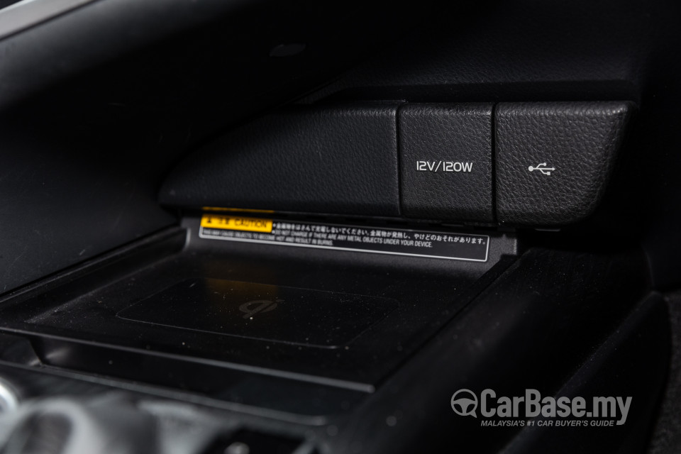 Toyota Camry XV70 Facelift (2022) Interior
