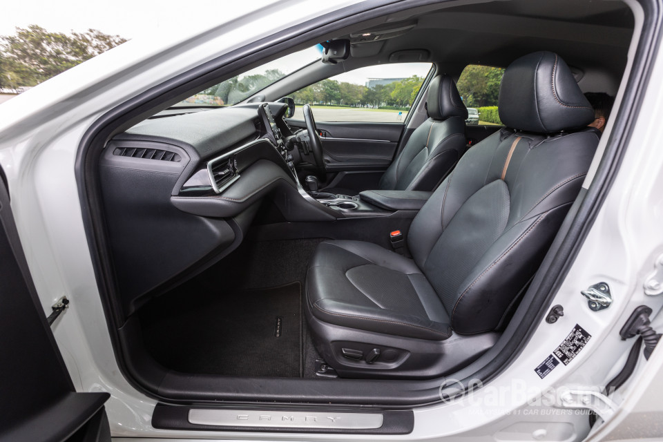 Toyota Camry XV70 Facelift (2022) Interior