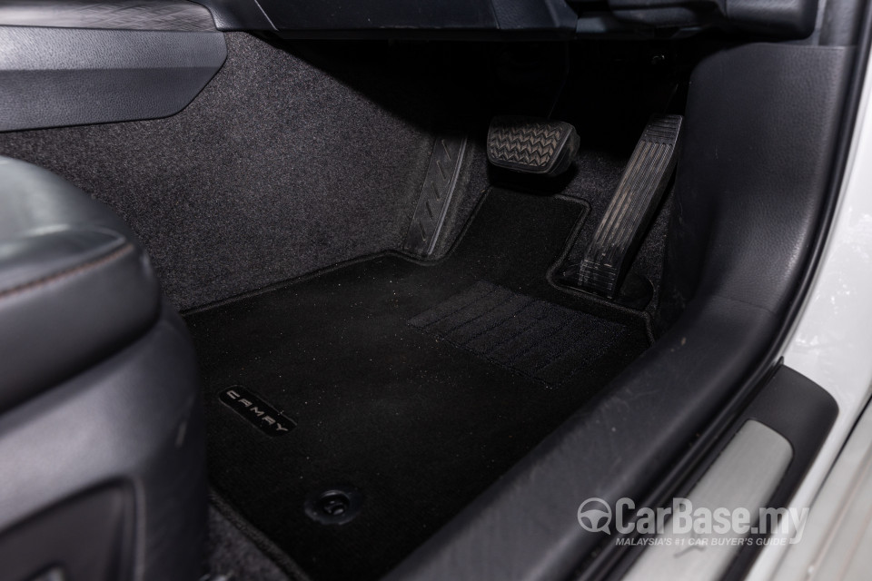 Toyota Camry XV70 Facelift (2022) Interior