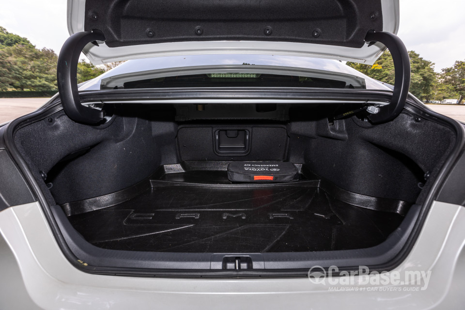 Toyota Camry XV70 Facelift (2022) Interior