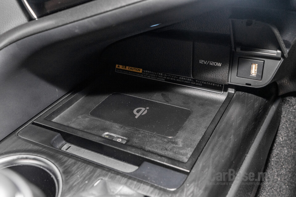 Toyota Camry XV70 Facelift (2022) Interior