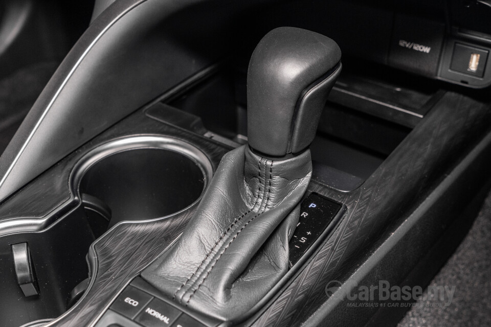 Toyota Camry XV70 Facelift (2022) Interior