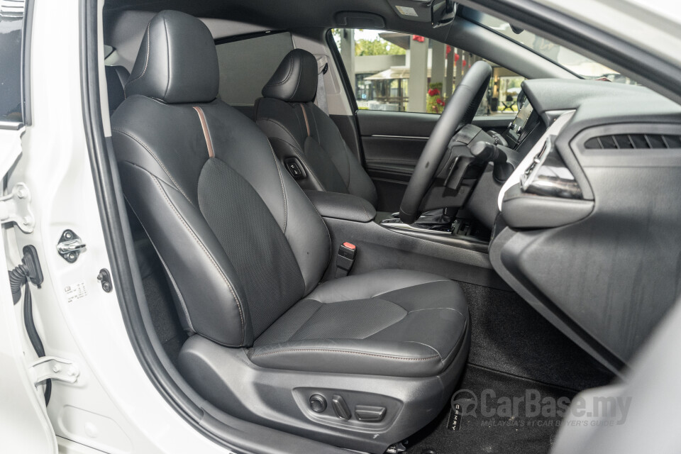 Toyota Camry XV70 Facelift (2022) Interior