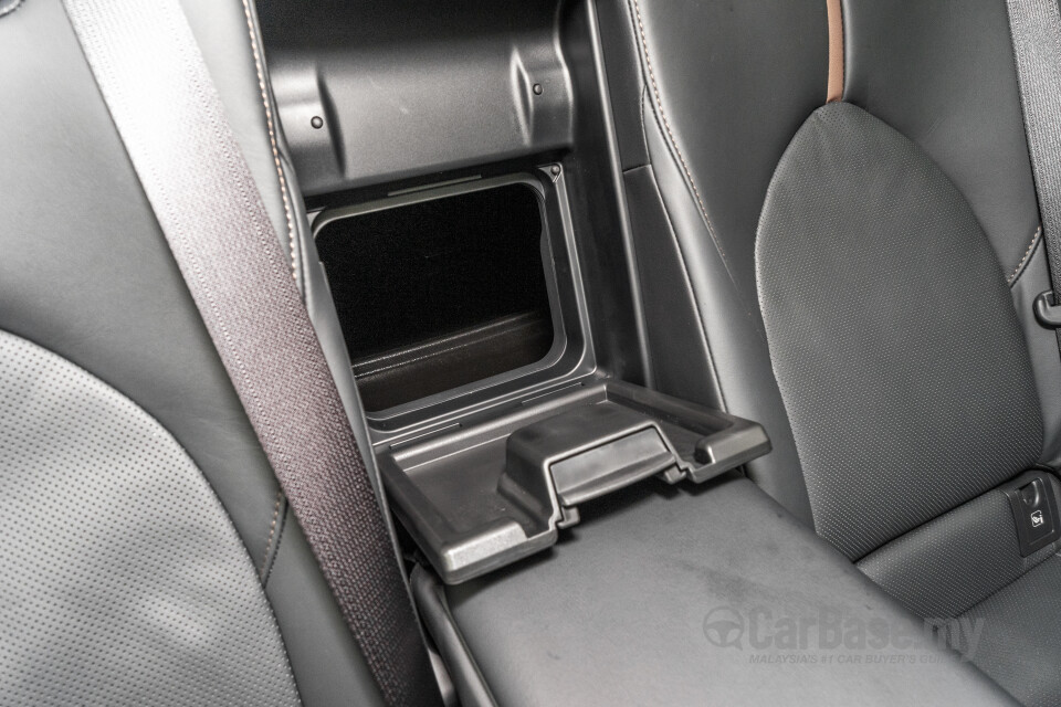 Toyota Camry XV70 Facelift (2022) Interior