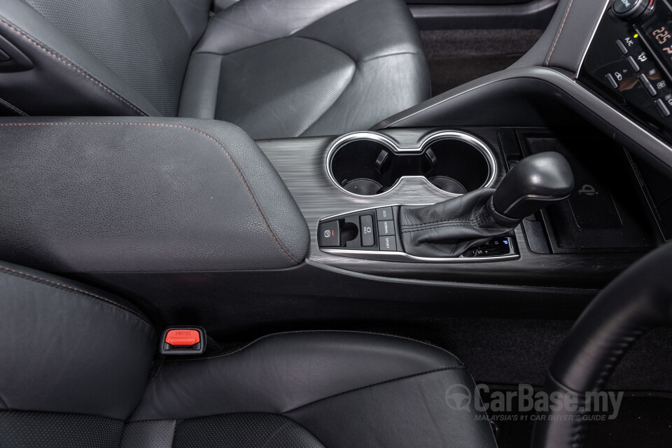Toyota Camry XV70 Facelift (2022) Interior