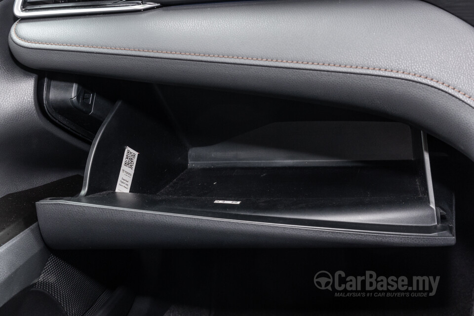 Toyota Camry XV70 Facelift (2022) Interior