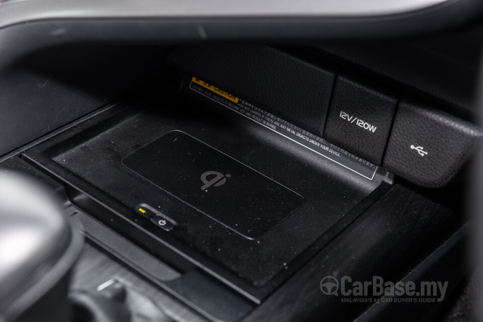 Toyota Camry XV70 Facelift (2022) Interior