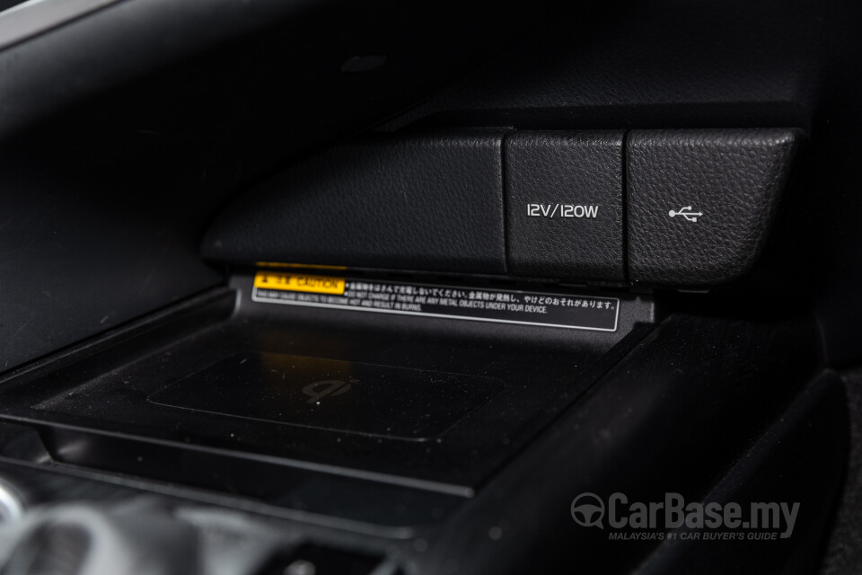 Toyota Camry XV70 Facelift (2022) Interior