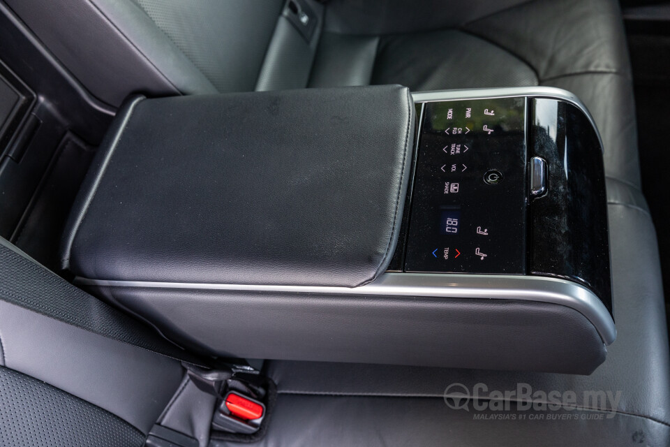 Toyota Camry XV70 Facelift (2022) Interior