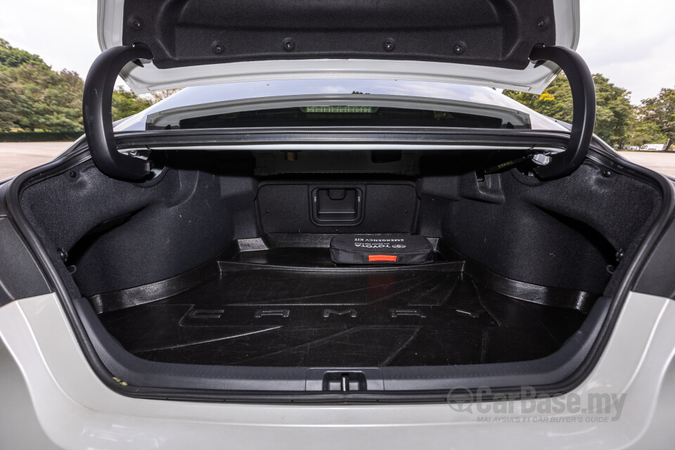 Toyota Camry XV70 Facelift (2022) Interior