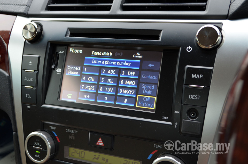 Toyota Camry XV50 (2012) Interior