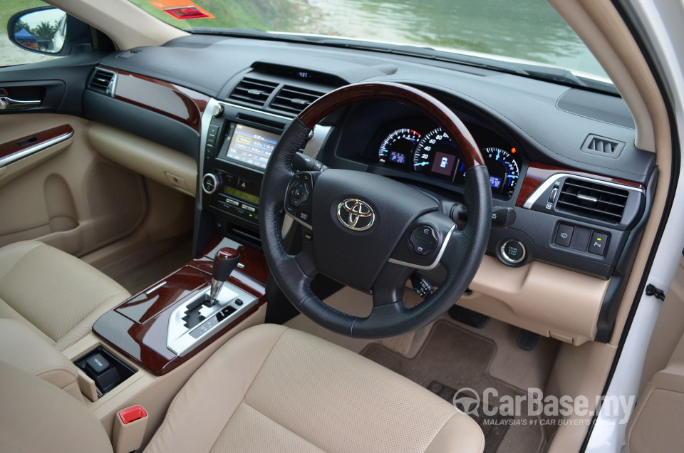 Toyota Camry XV50 (2012) Interior
