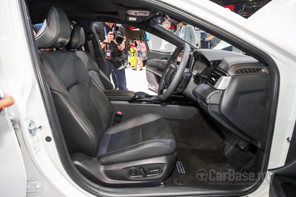 Toyota Camry XV80 (2024) Interior