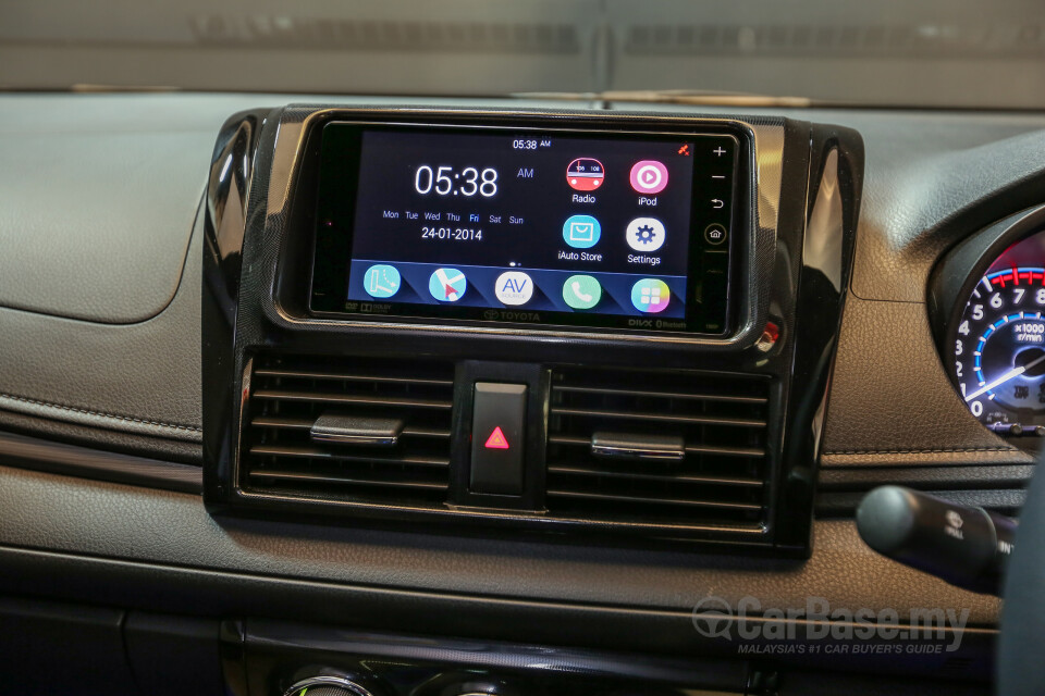 Nissan Navara D23 (2015) Interior