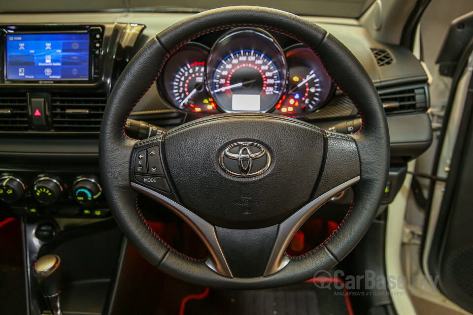 Nissan Grand Livina L11 Facelift (2013) Interior