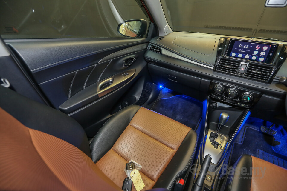 Nissan Navara D23 Facelift (2021) Interior