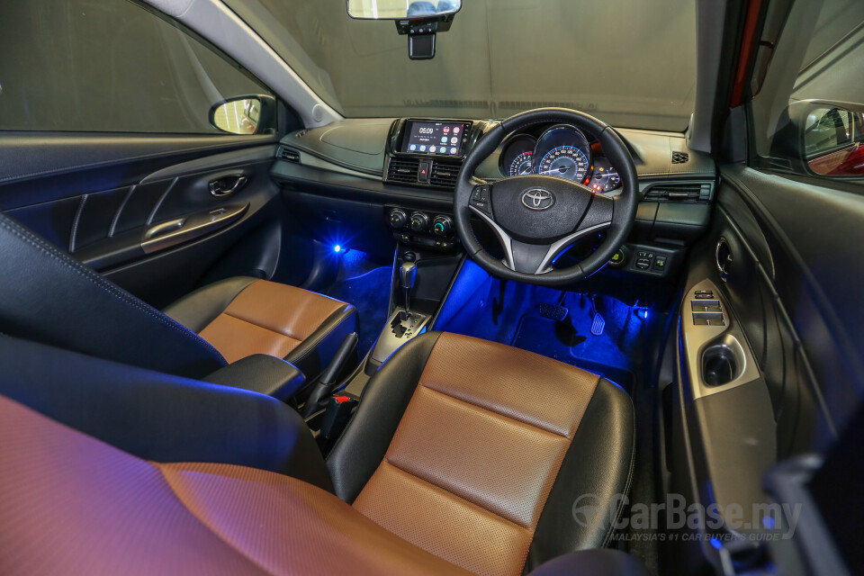 Chevrolet Cruze J300 (2012) Interior