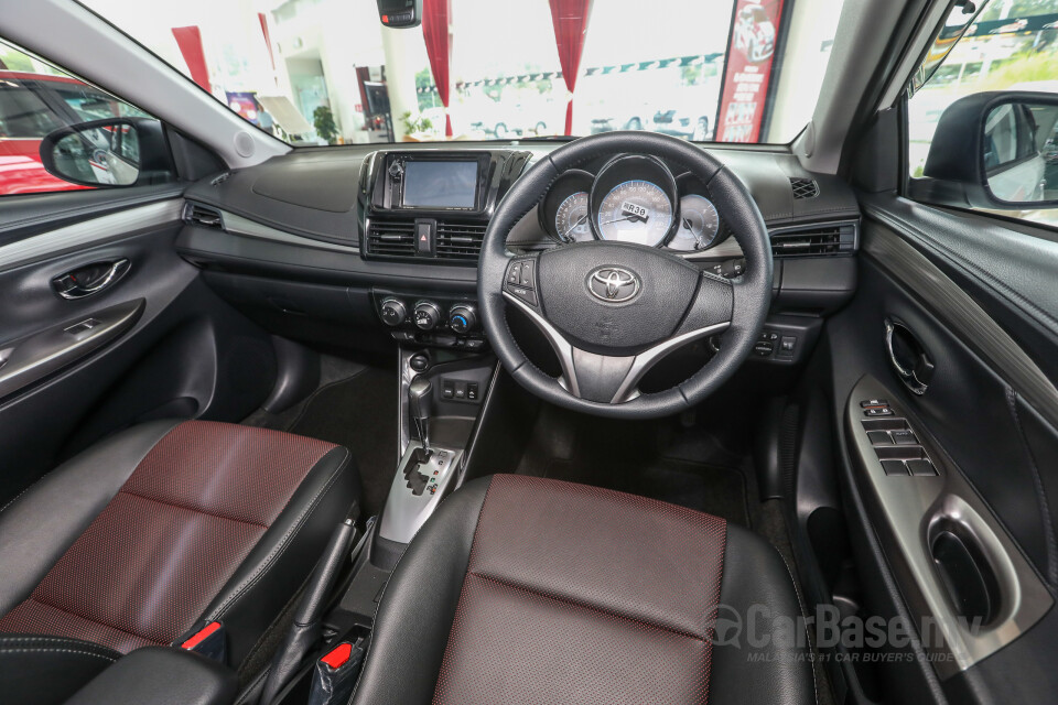 Chevrolet Cruze J300 (2012) Interior